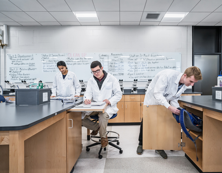 Students work in one of the Mellon Hall labs.